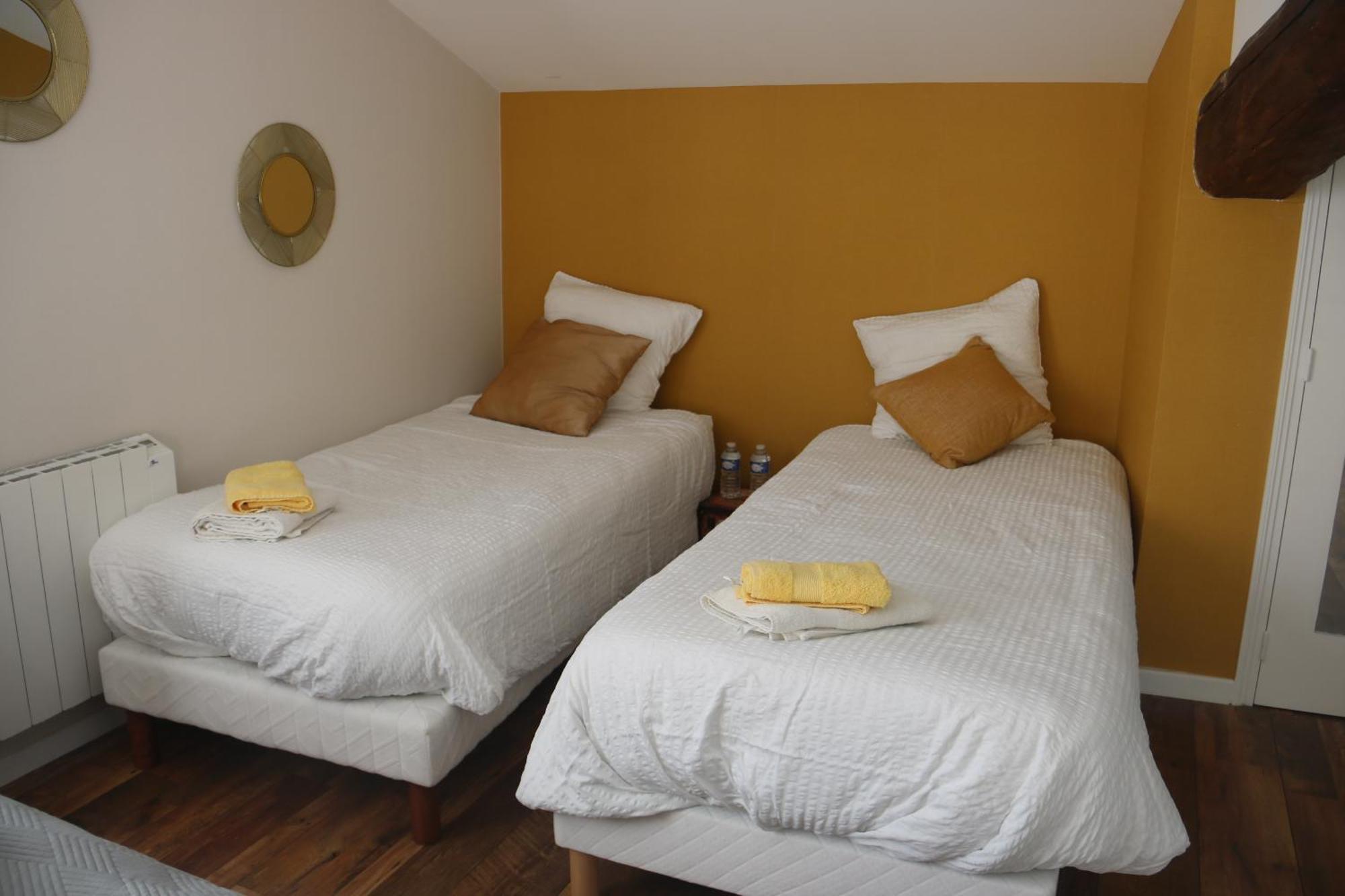 "Les Peyres" Hotel Lamothe-Landerron Ngoại thất bức ảnh